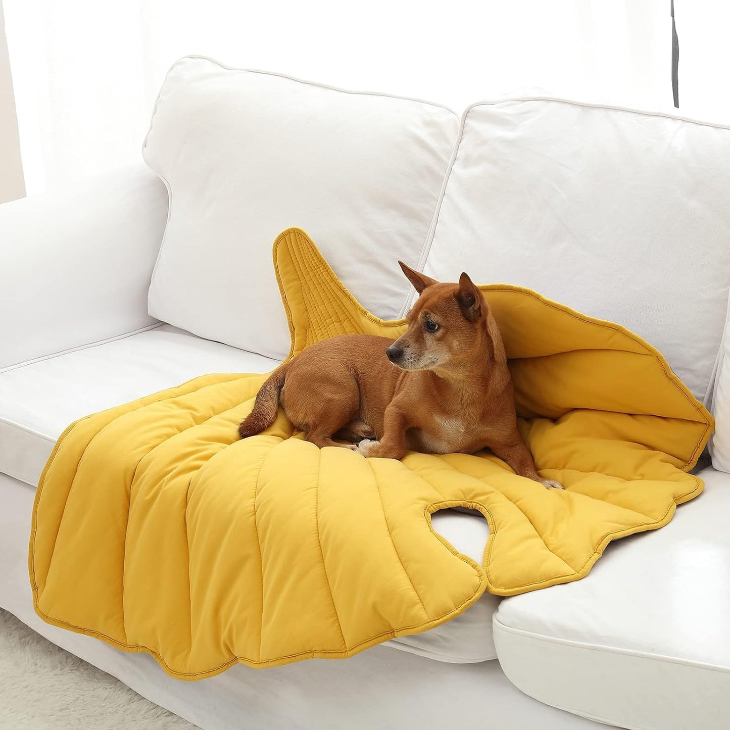 Leafy Tail ™ Pet Blanket