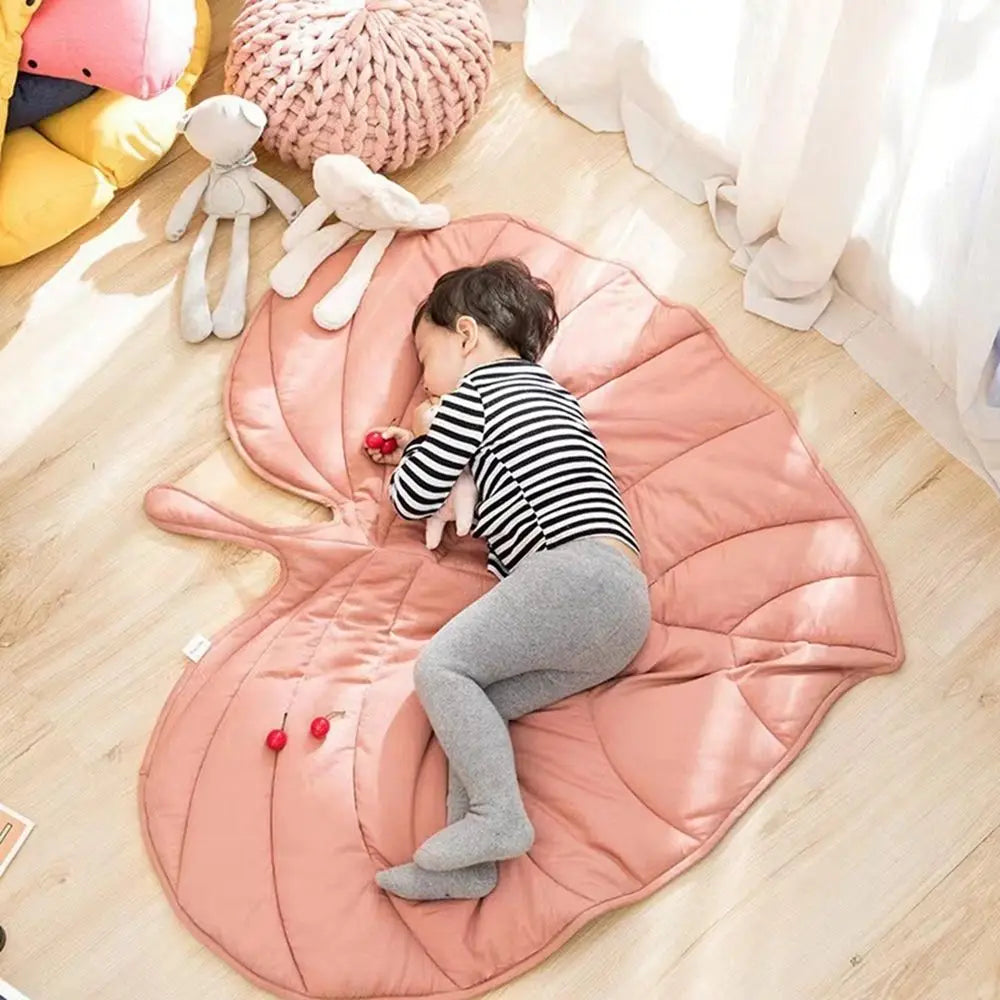 Leafy Tail ™ Pet Blanket